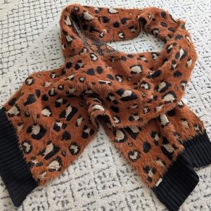 Stylish Leopard Print Scarf - Brown and Black
